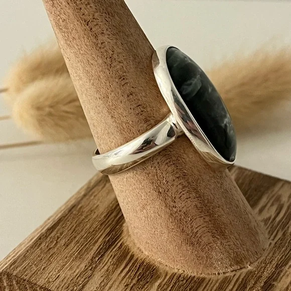 925 Solid Sterling Silver Seraphinite Gemstone Ring Size 10 - Picture 2 of 8